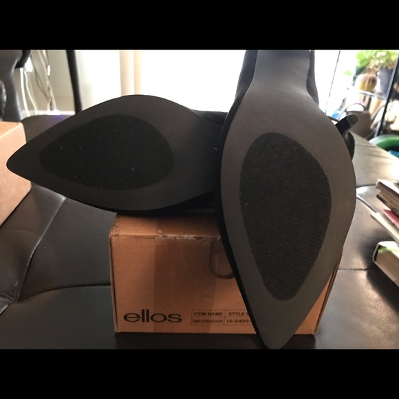 Shoes - Picture 2 of 4